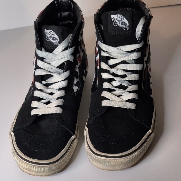 Vans Red and Black Sk8-Hi Sneakers High-Top Design - Picture 4 of 8